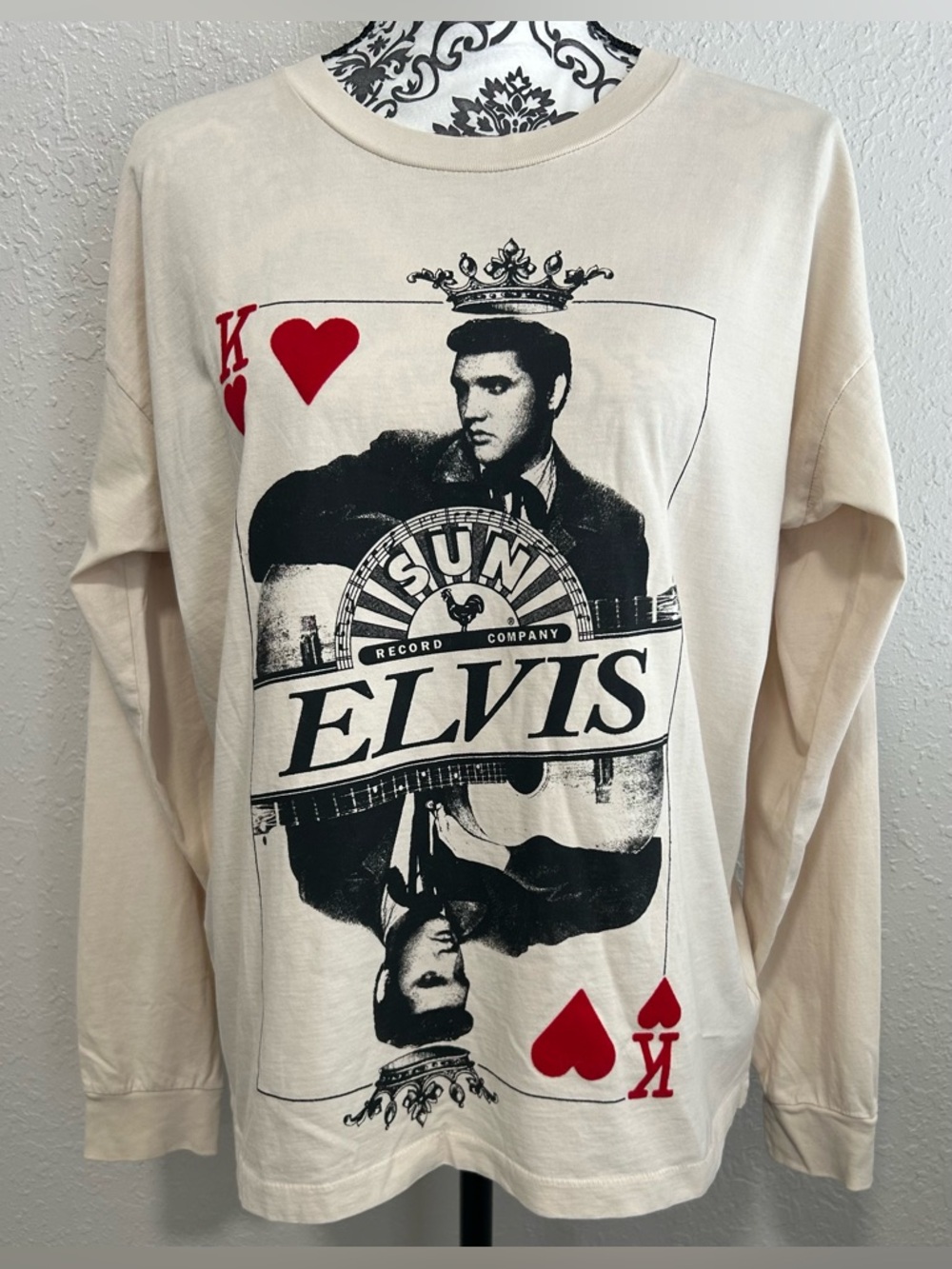 Daydreamer  Elvis King of Hearts long sleeve graphic t-shirt.  Size XS NEW